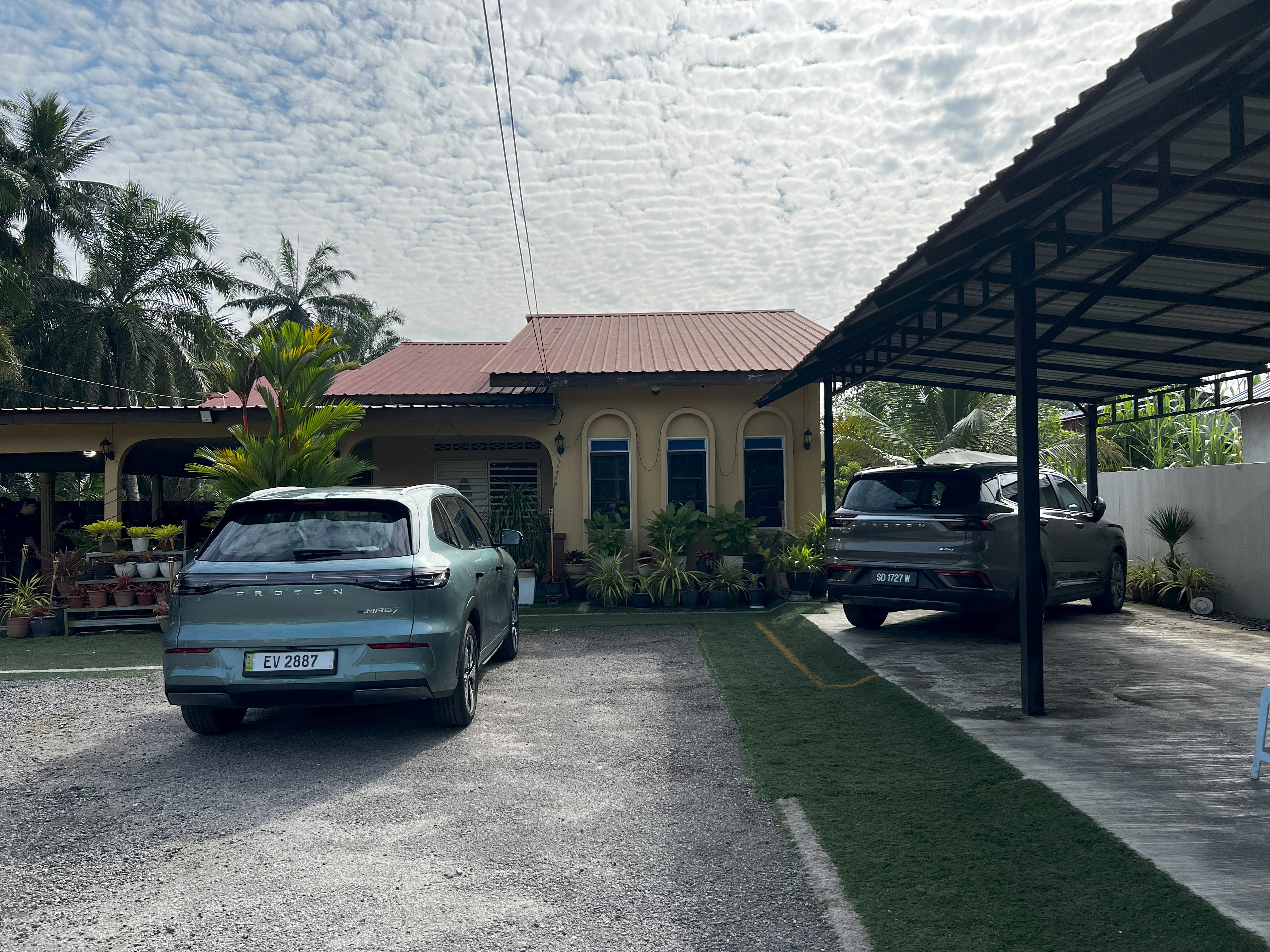 proton-emas-7-and-proton-x90-were-used-during-the-filming-process