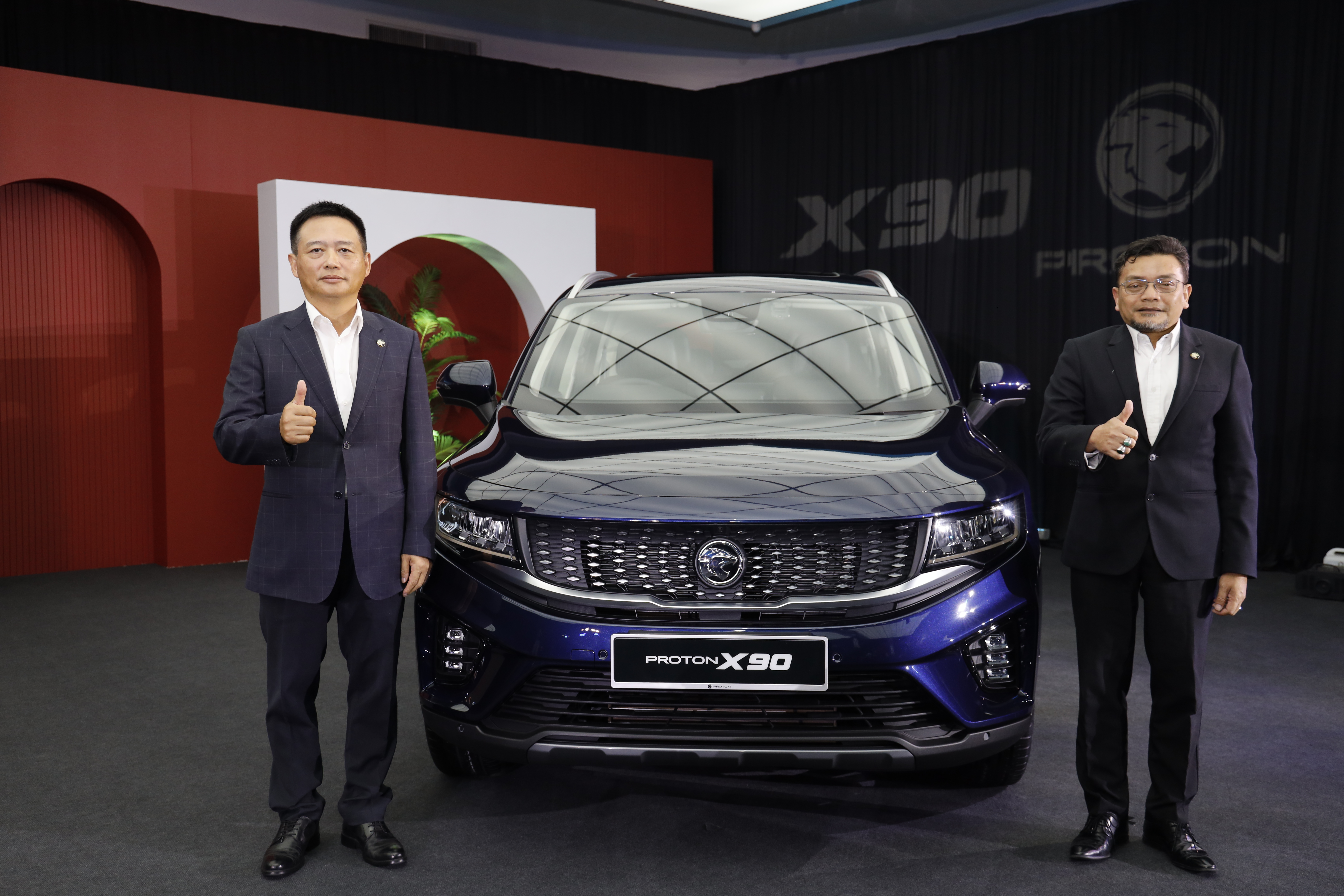 group-photo-1--dr-li-and-en-roslan