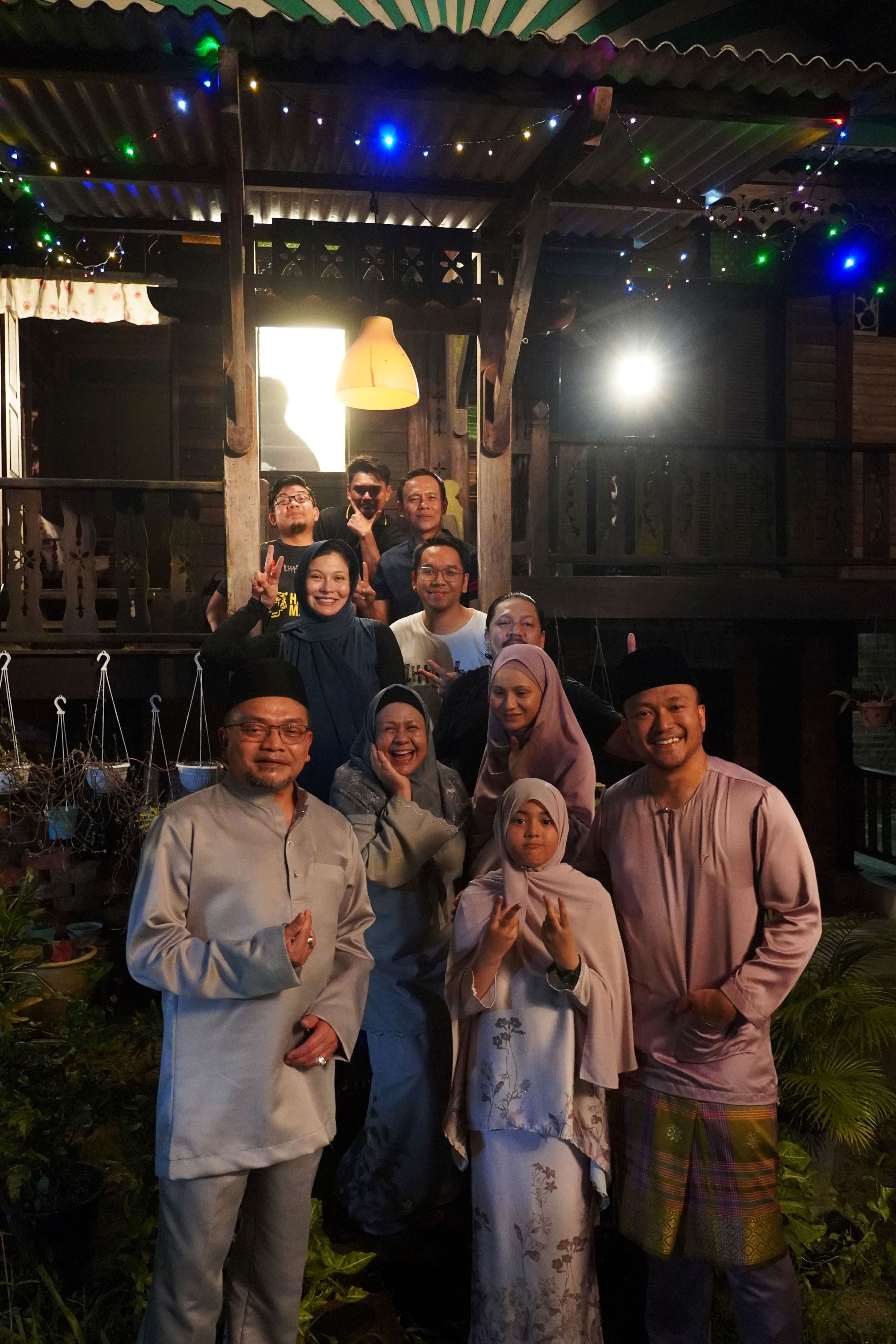 special-appearance-of-en-roslan-abdullah-left-in-the-short-film