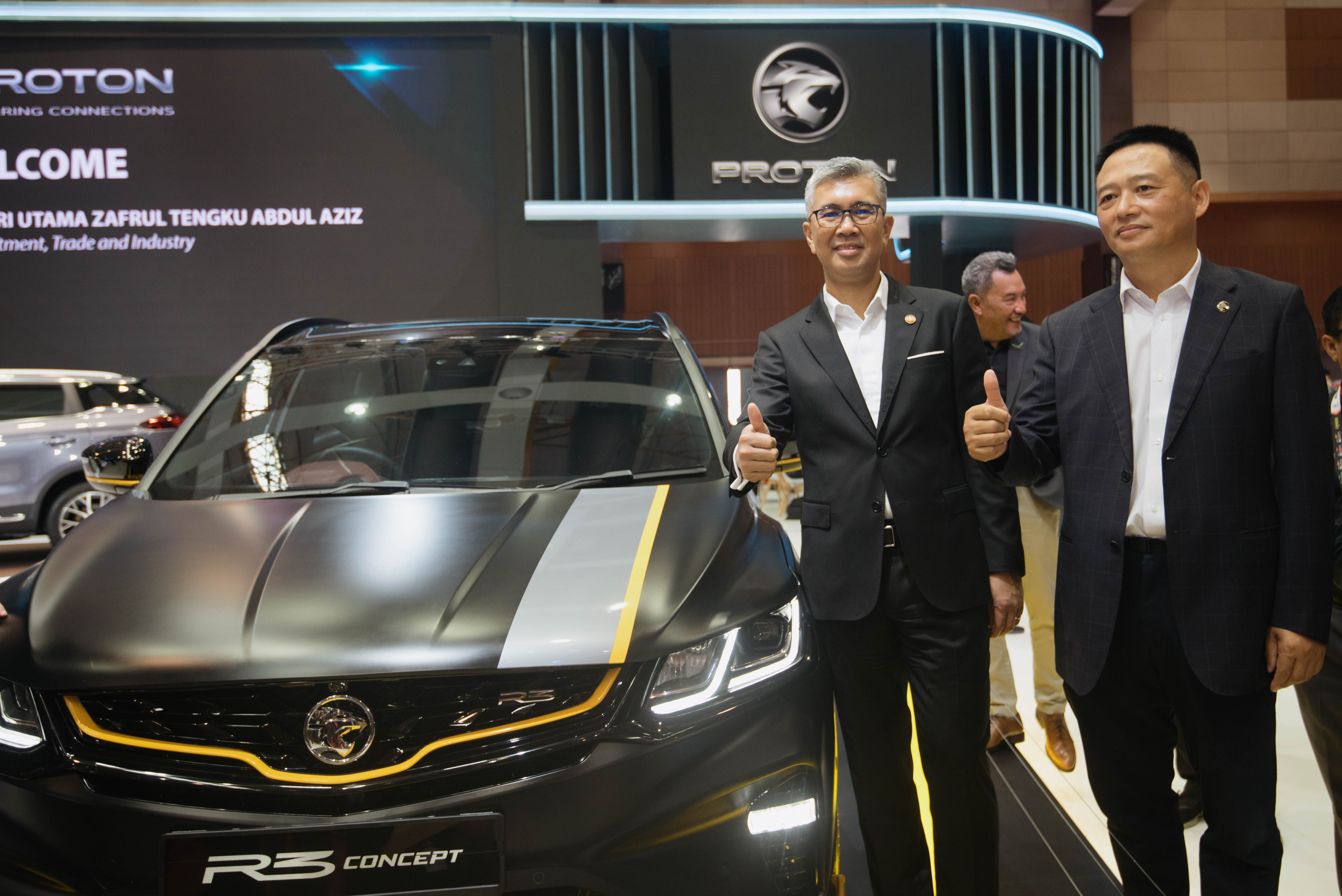 02-yb-senator-tengku-datuk-seri-utama-zafrul-tengku-abdul-aziz-miti-minister-and-proton-management