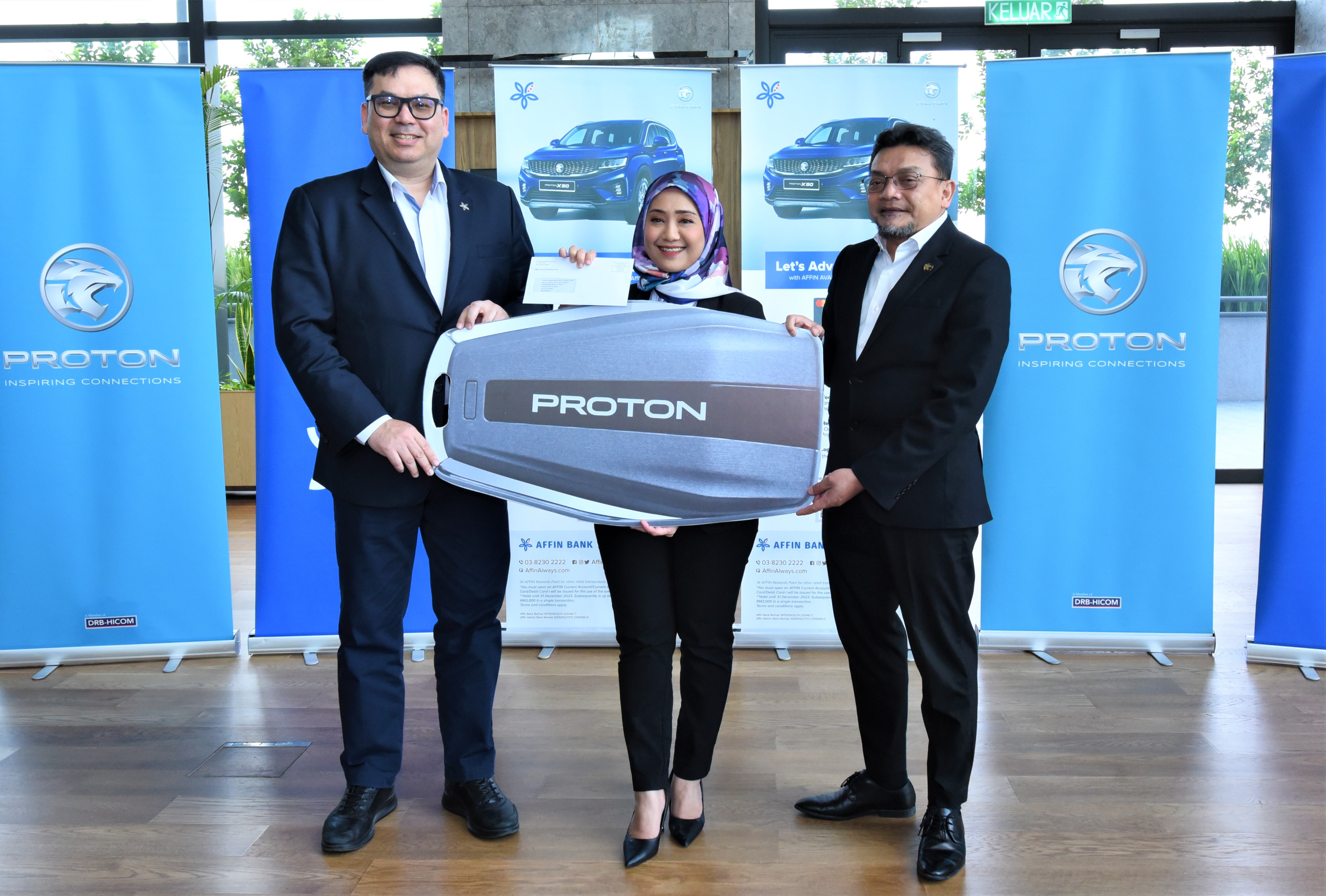 customer-received-a-mock-key-for-her-brand-new-proton-x90