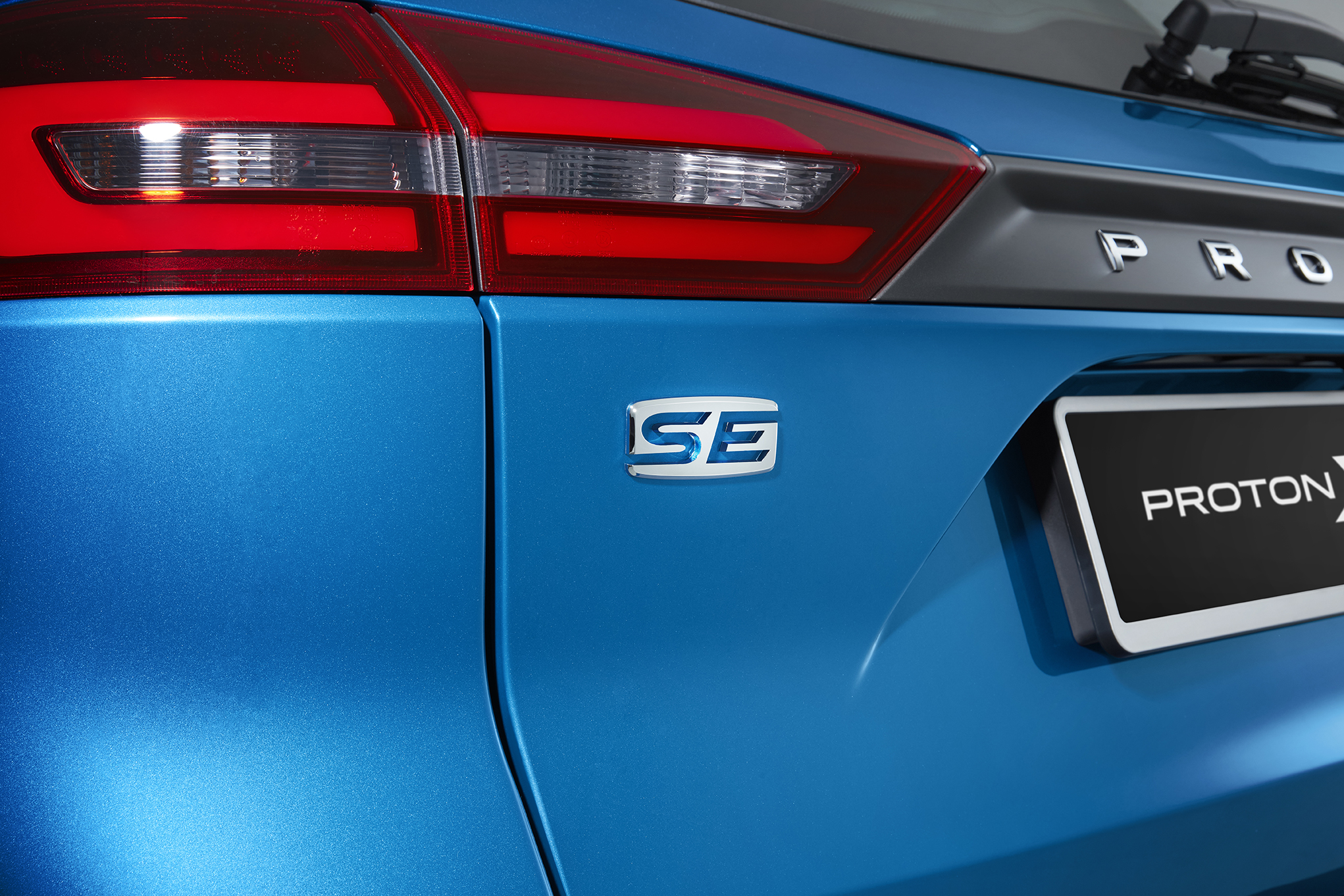 x70-se-emblem-final-rgb