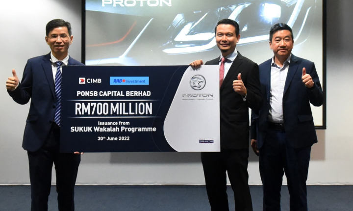 mr-wang-huaibing-2nd-from-left-and-dr-li-chunrong-ceo-of-proton-with-representatives-from-bank-partn