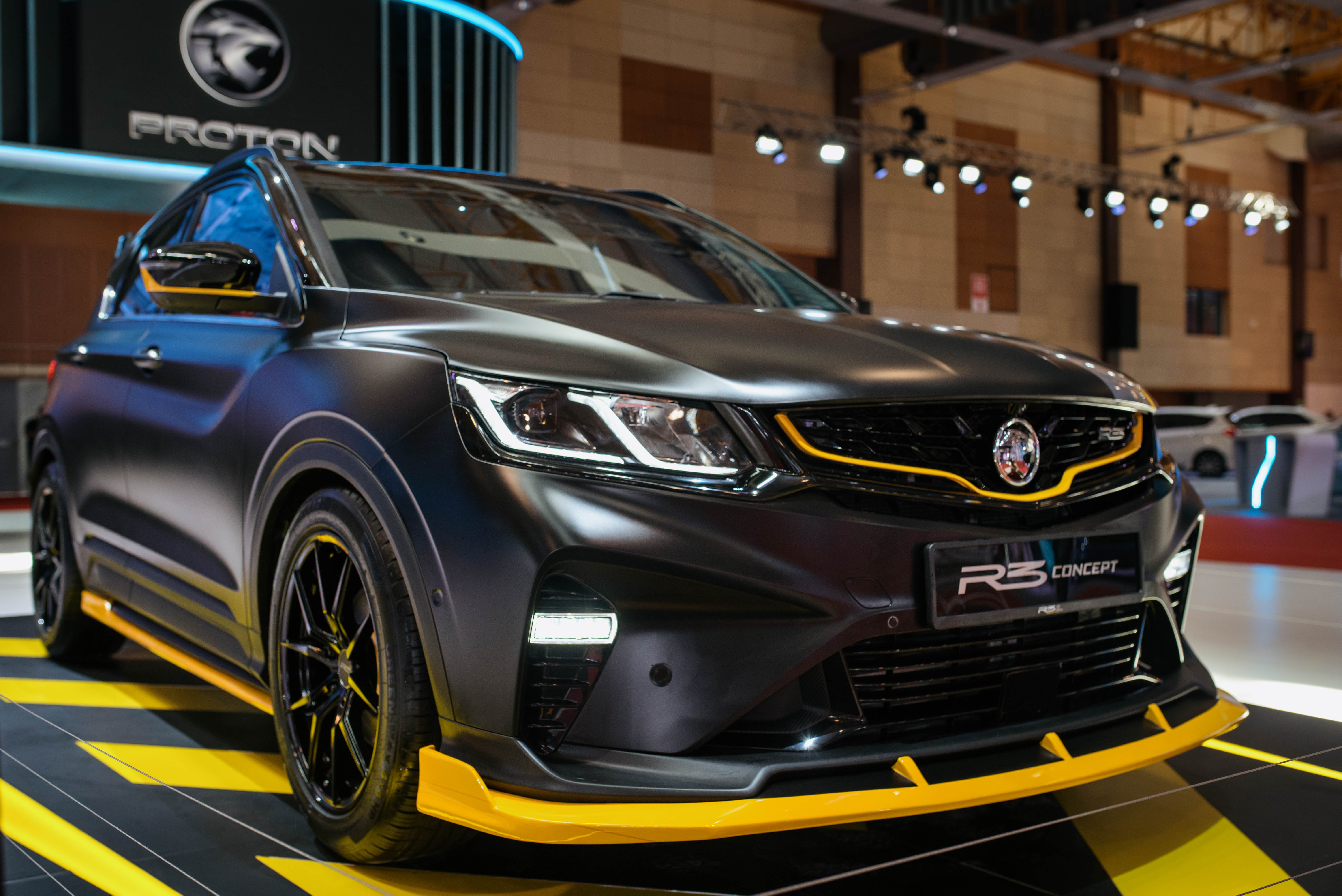 04-r3-20th-anniversary-edition-accessories-package-concept_front