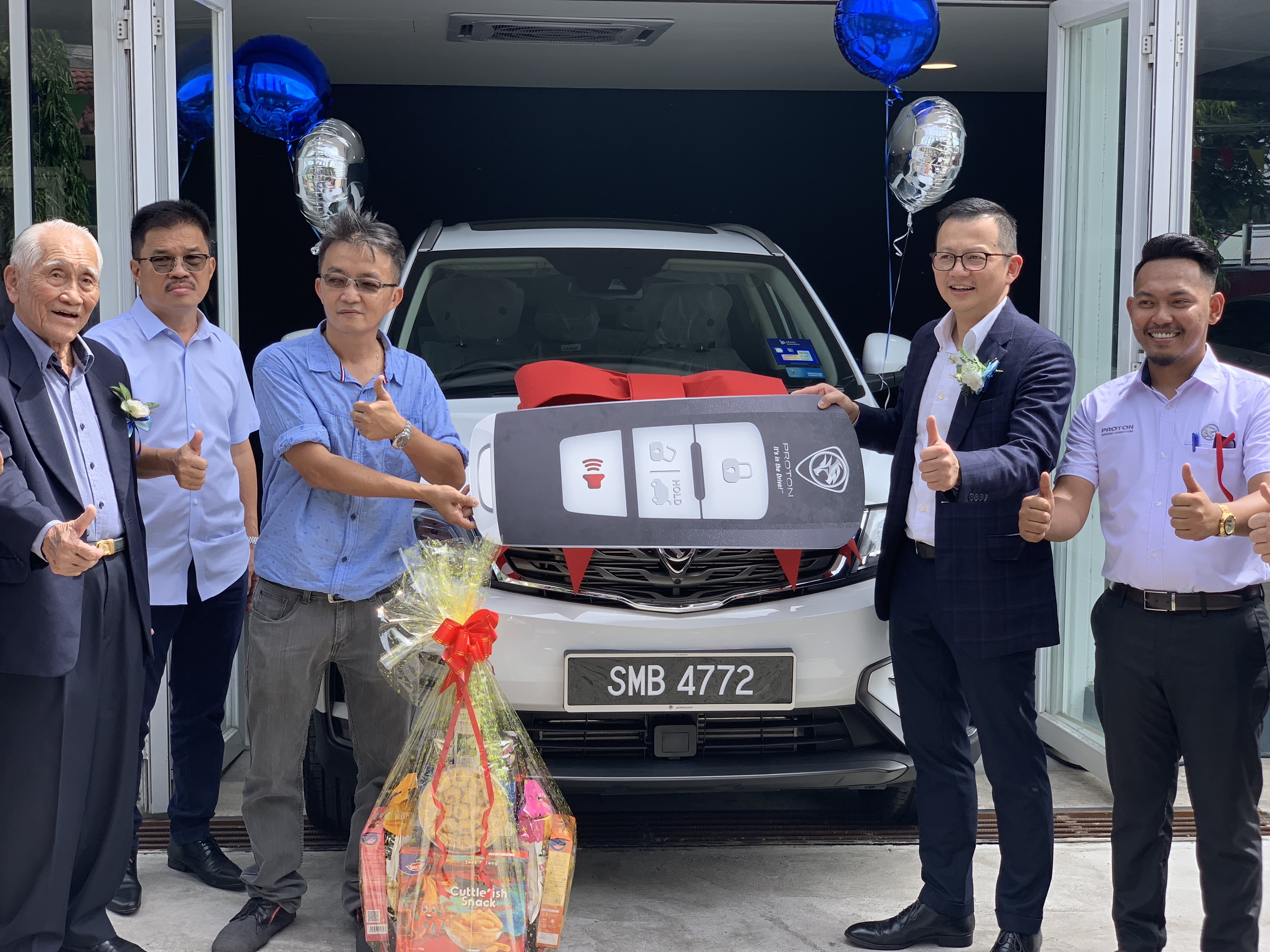 car-delivery-to-customer