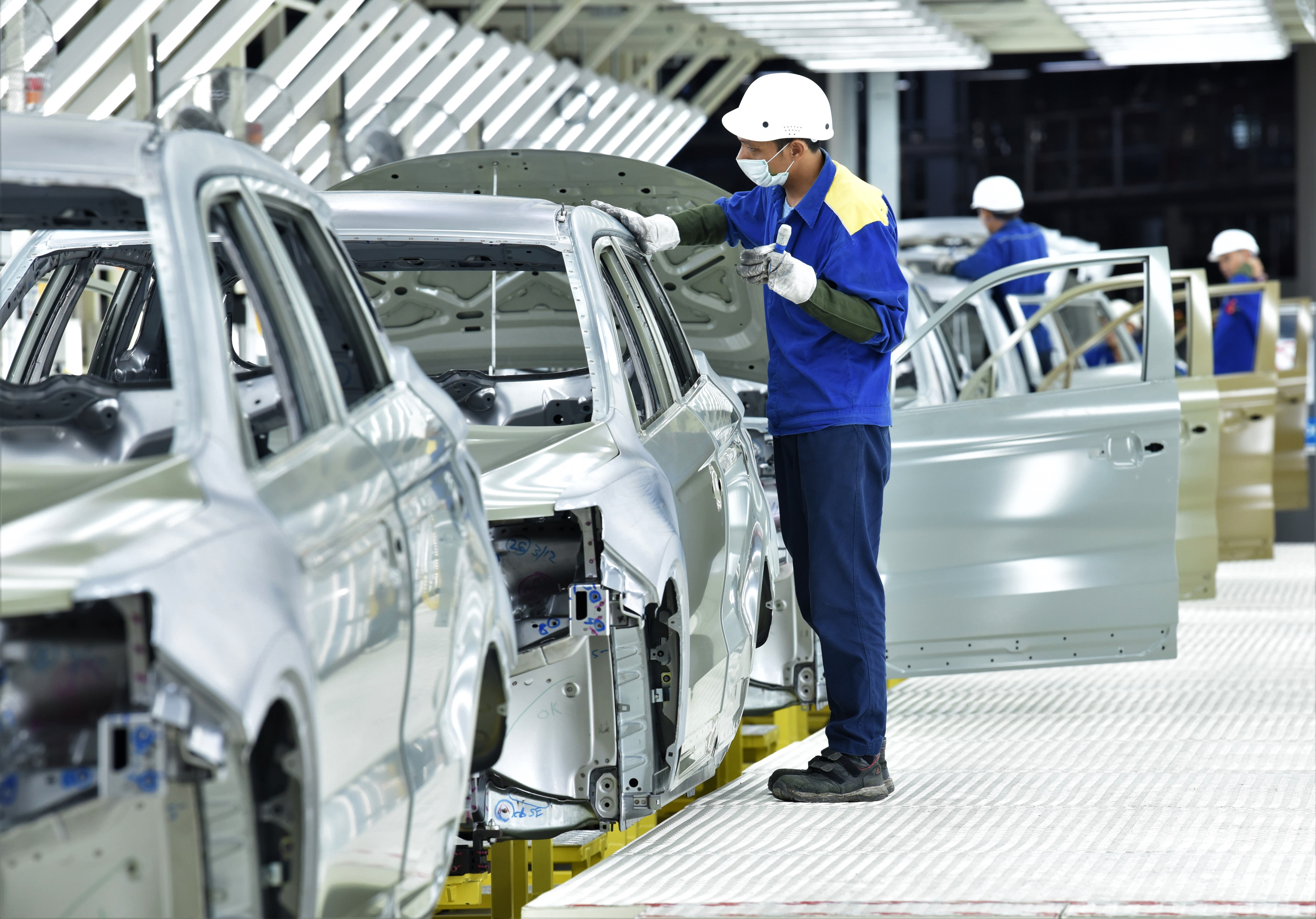 the-production-line-features-a-high-degree-of-automation-in-its-operations