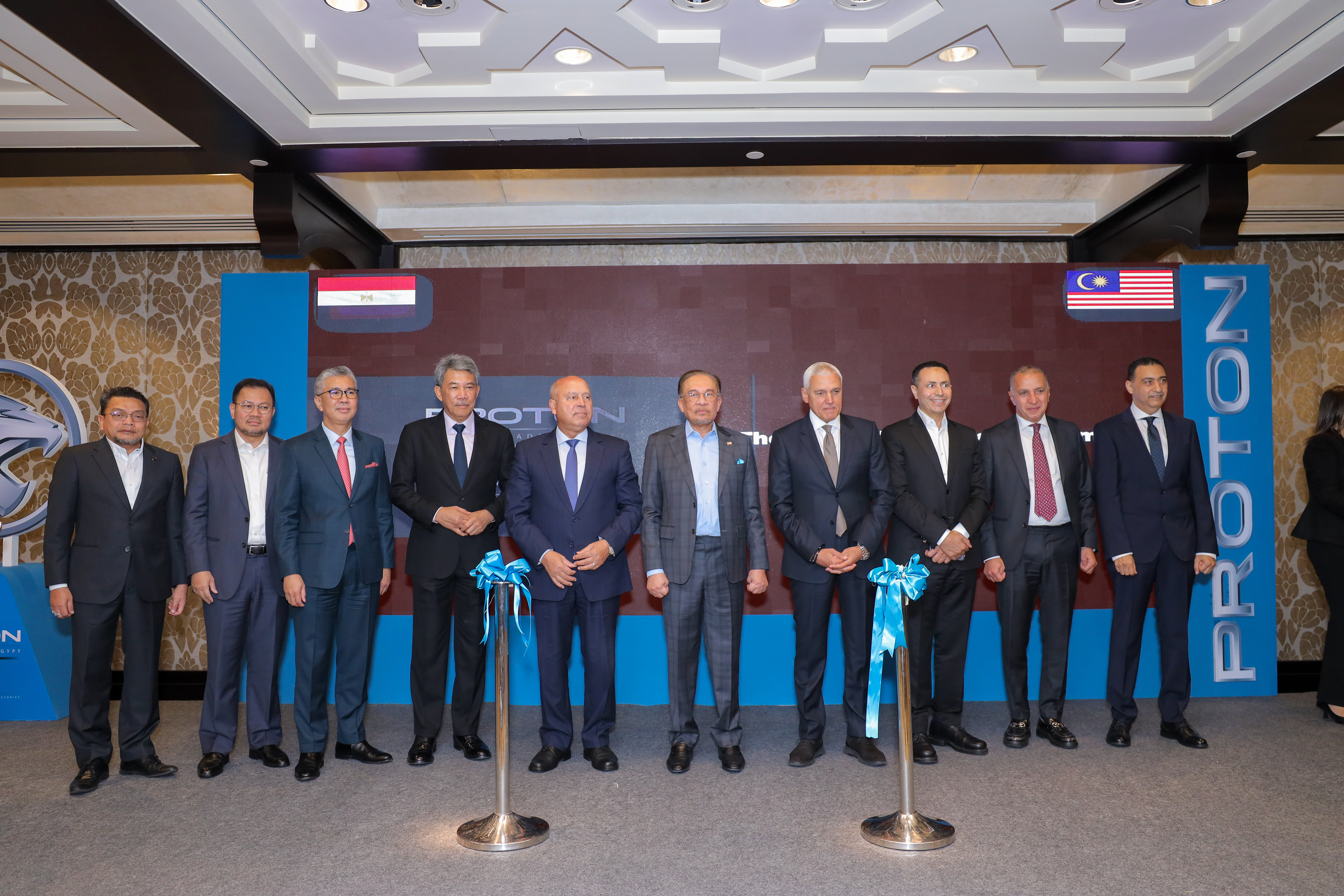 representatives-from-malaysian-and-egyptian-governmnet-as-well-as-proton-and-esaf-after-the-r