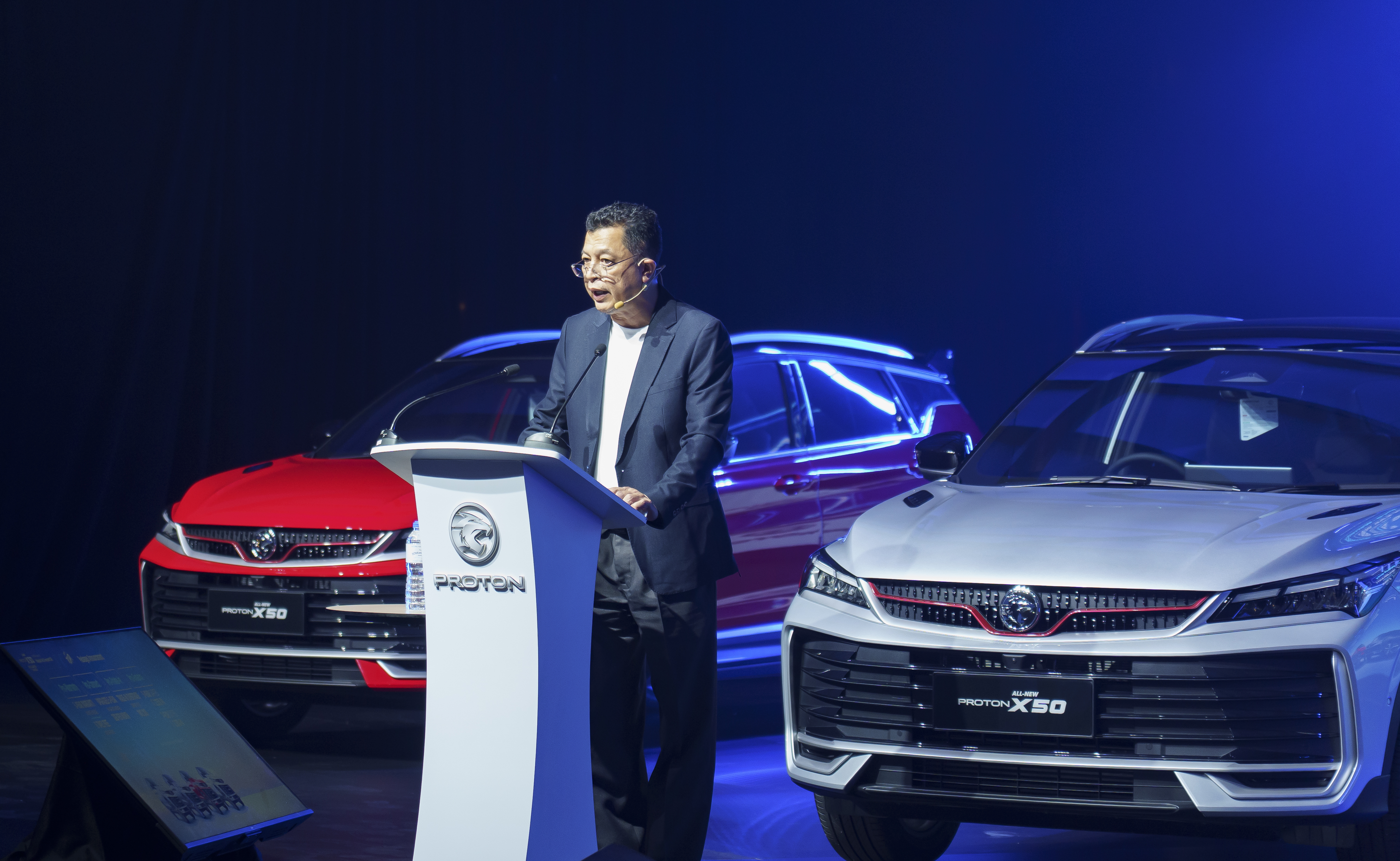 en-ainol-azmil-abu-bakar-covering-deputy-chief-executive-officer-proton