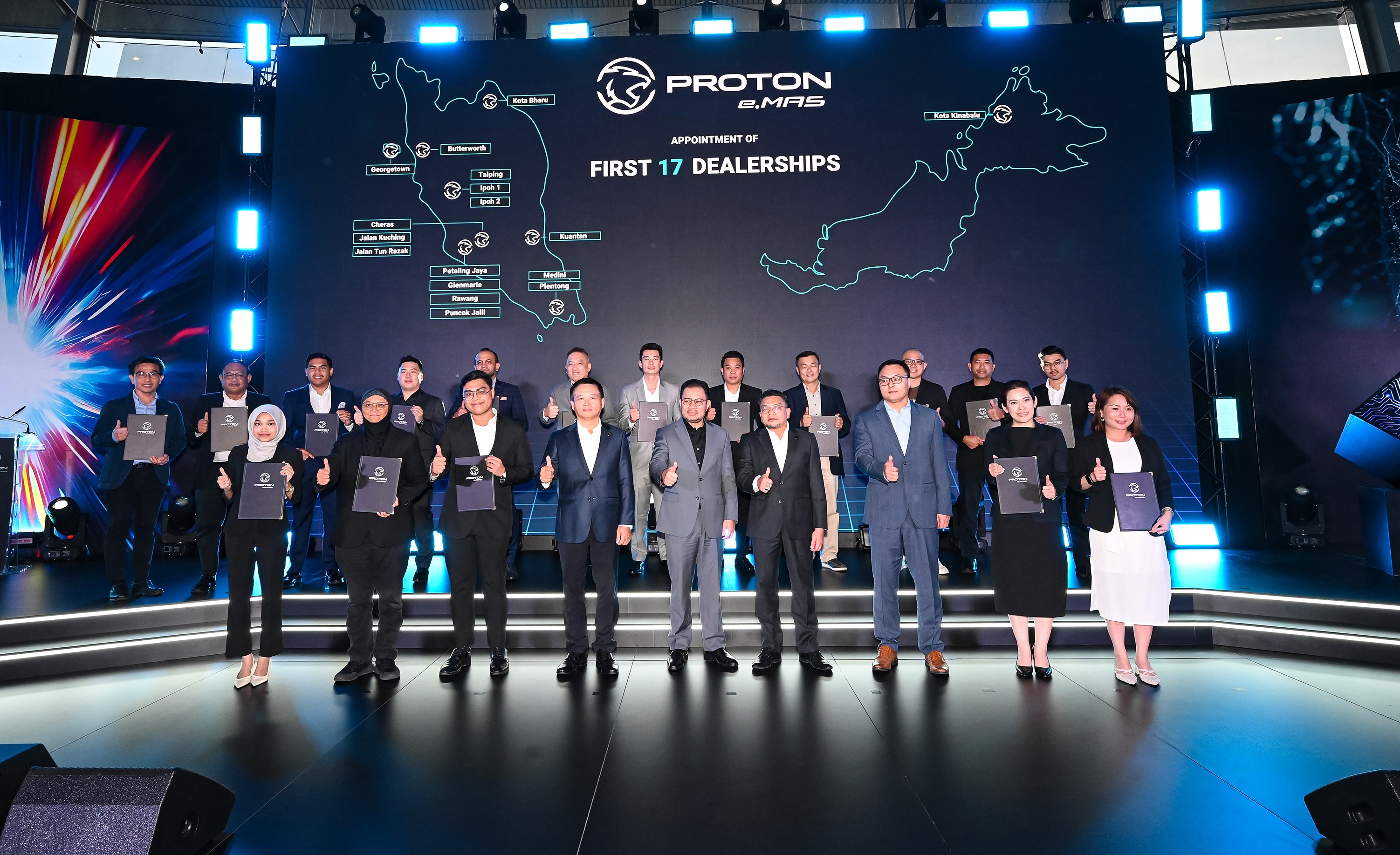 front-row--4th-from-left--dr-li-chunrong-tan-sri-syed-faisal-albar-en-roslan-abdullah-and-mr-zhang-q (1)