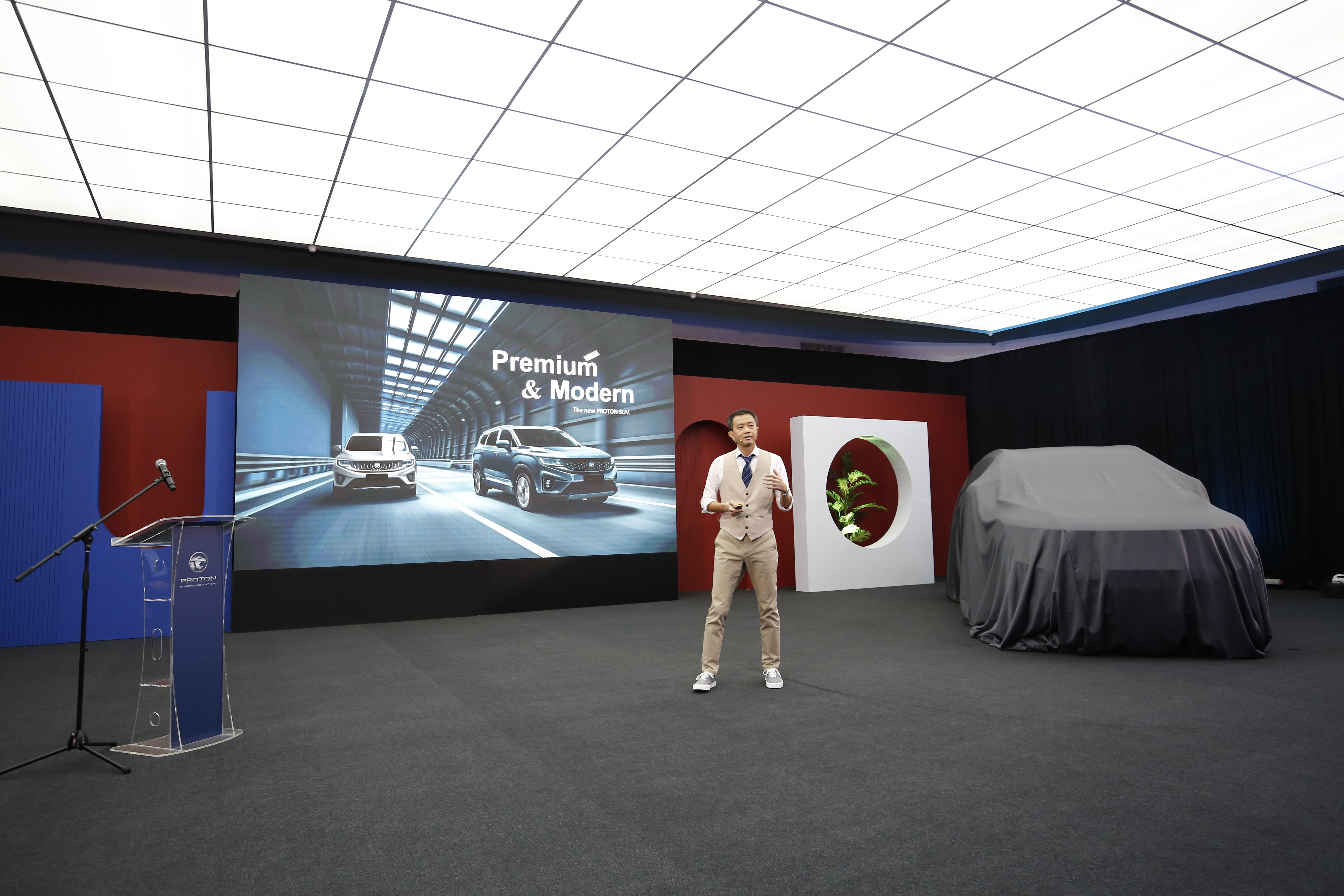 04product-presentation-designen-azlan-othman-chief-designer-proton