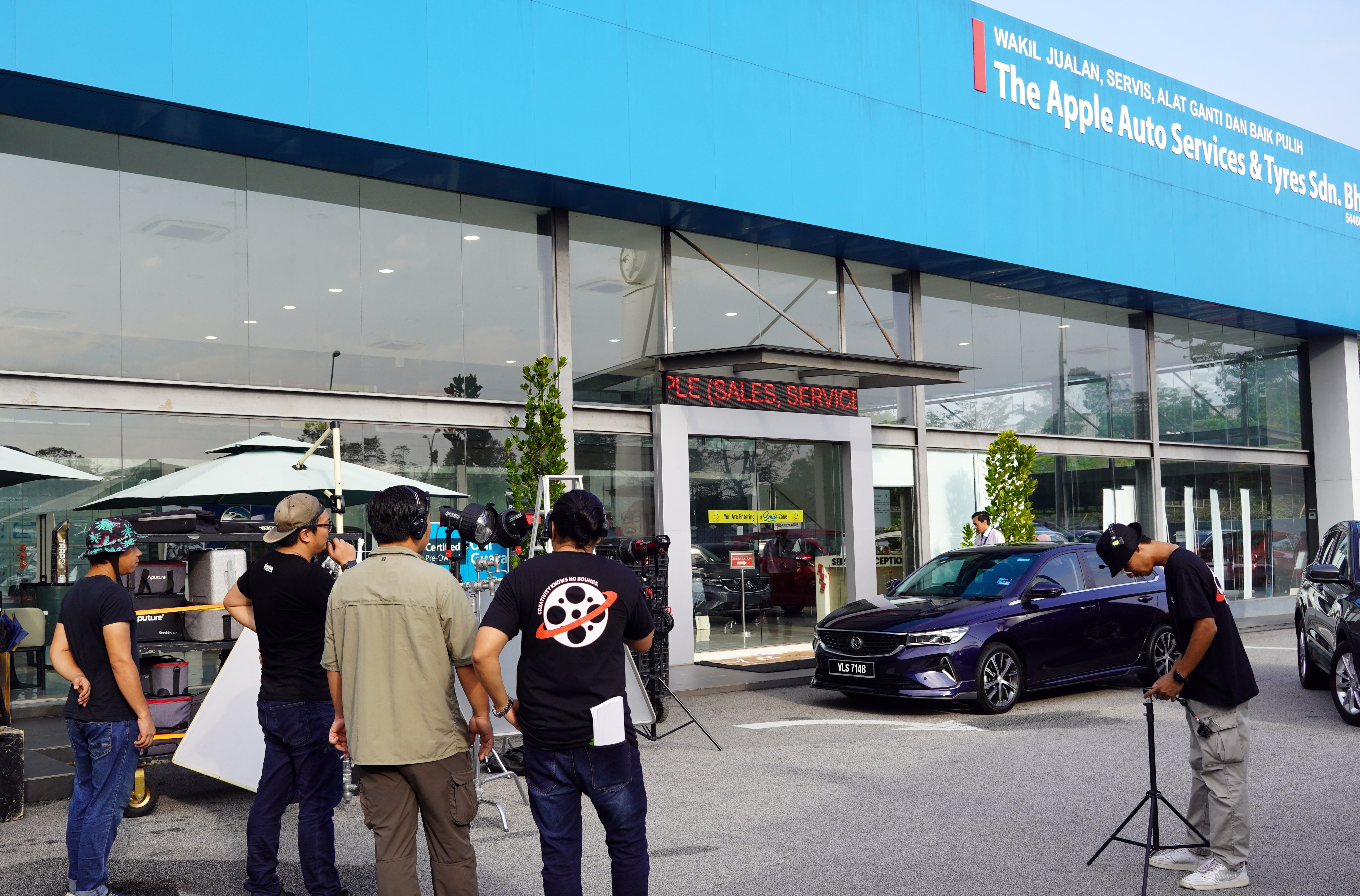 behind-the-sceneshooting-at-one-of-the-top-performing-dealers-outlet