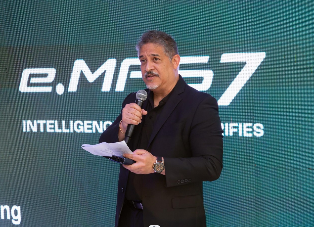 daryl-young-from-international-business-giving-speech-for-the-launch