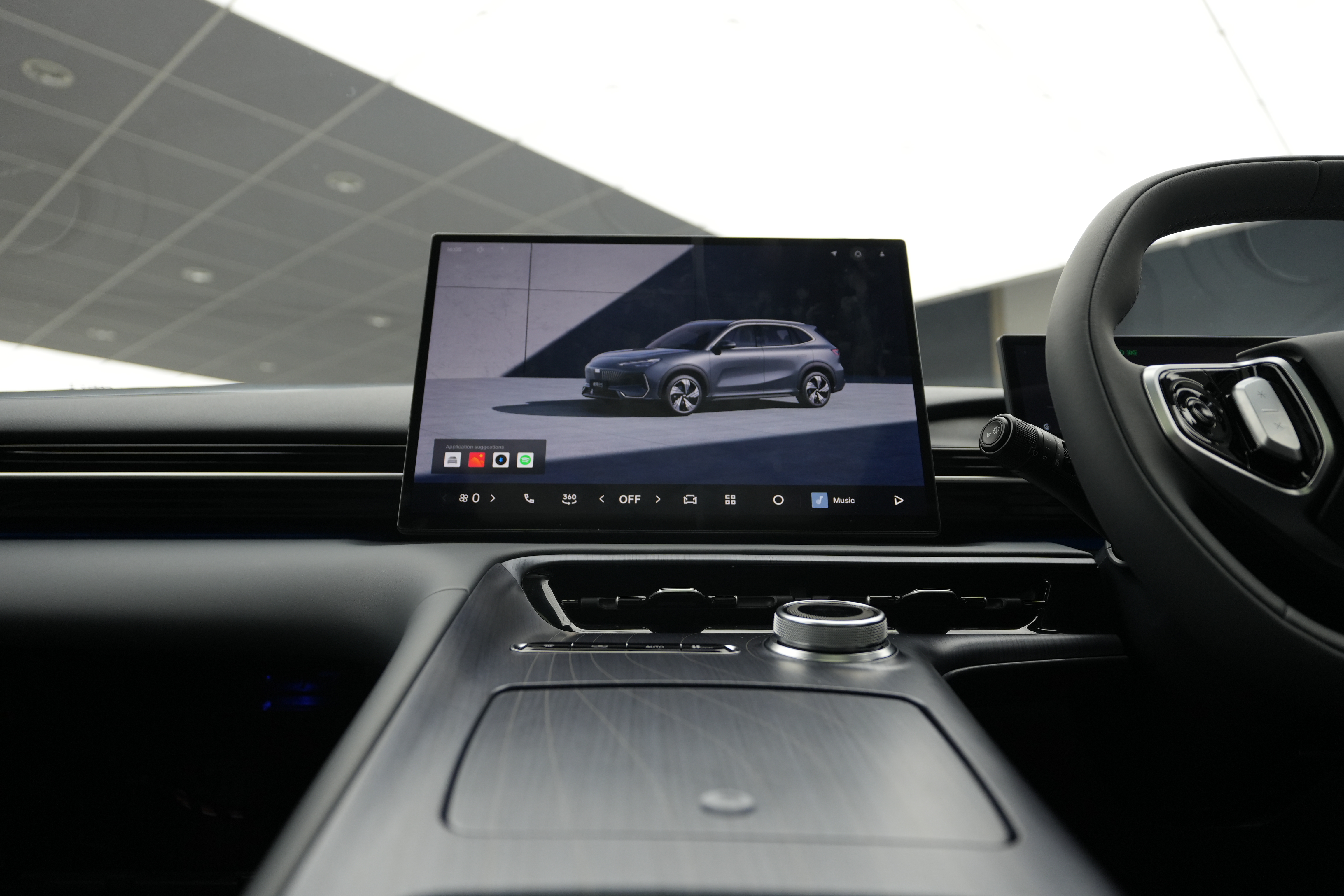 the-proton-emas-7-is-powered-by-a-highperformance-12in1-electric-drive-system-and-an-aegis-short-bla